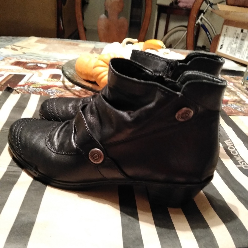 Boots - Picture 6 of 8